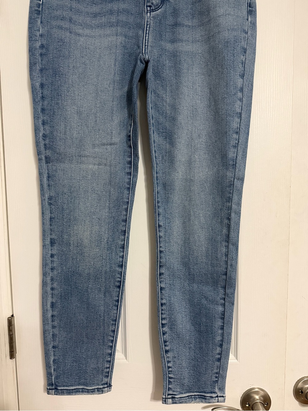 Judy blue relaxed, fit jeans women’s size 9
29  stretch medium wash high rise - Picture 8 of 12